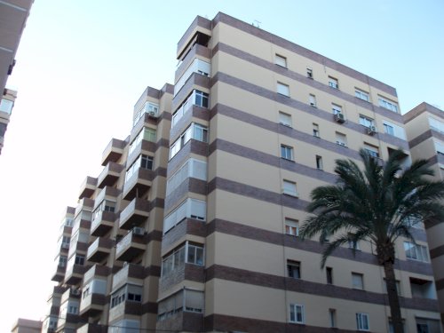 Rehabilitación de edificio en calle Dr. Aráez Pacheco (Almería).