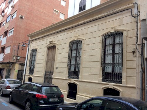 Rehabilitación de vivienda unifamiliar en calle Gerona (Almería)