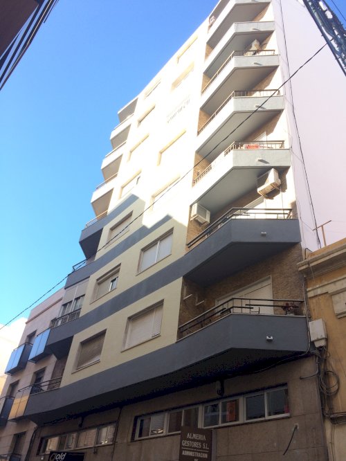 Rehabilitación de edificio en calle Juan Lirola (Almería).