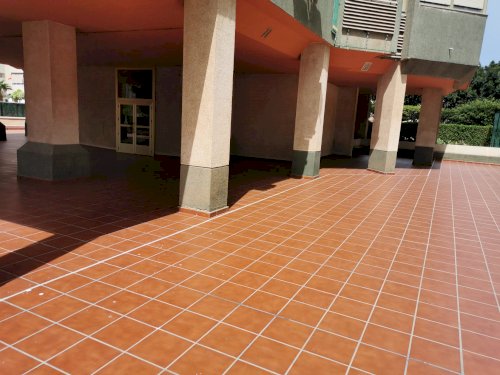Impermeabilización, solado y rep. estructural en edificio en calle Limoneros (Aguadulce)