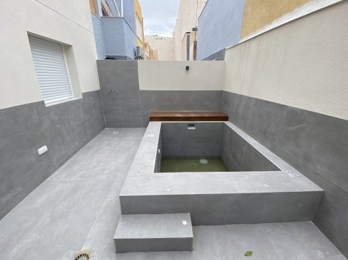 Reforma integral de vivienda unifamiliar en calle Brasil (Almería)