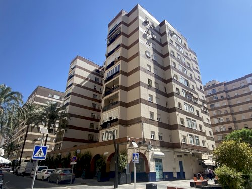 Rehabilitación de edificio en Plaza Ibiza (Almería)